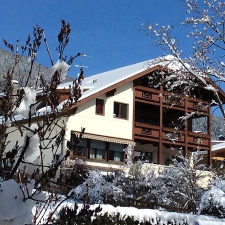 Residenze Sonnenschein Casa Bianca Aparthotel Niederdorf Buitenkant foto
